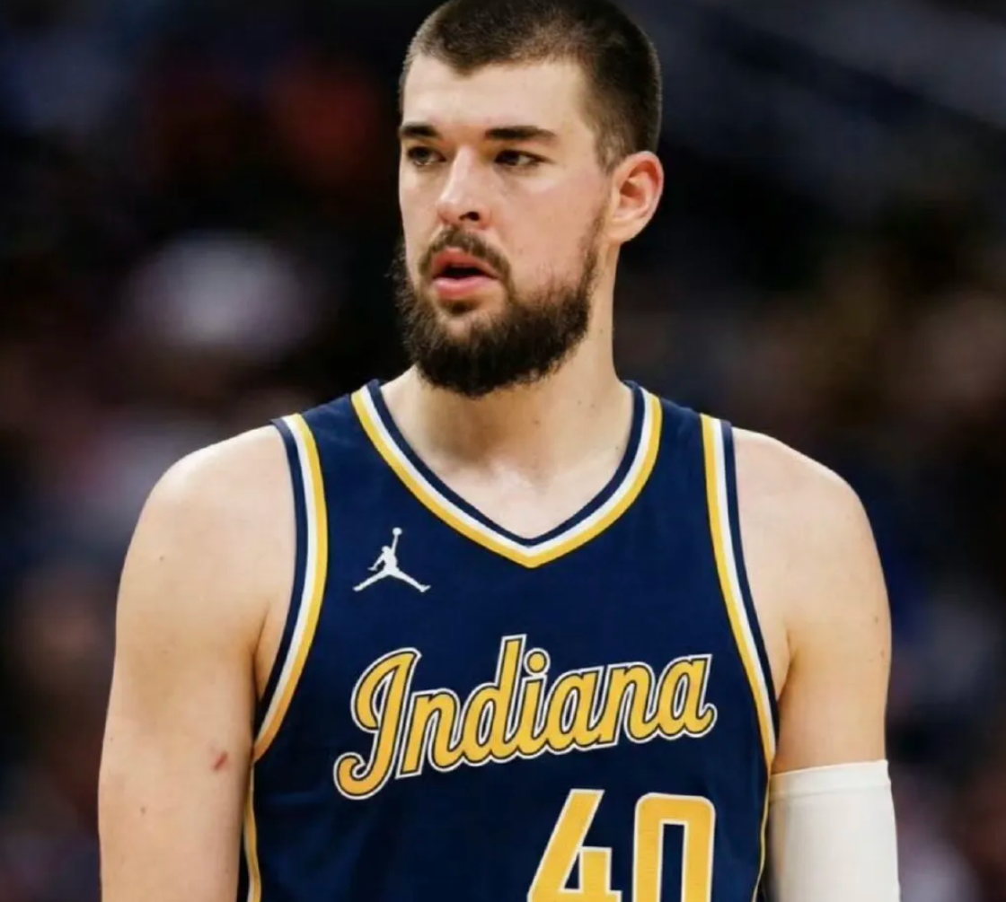 开云体育-洛城第一中锋离队！终于还是走了，伦纳德彻底单打！